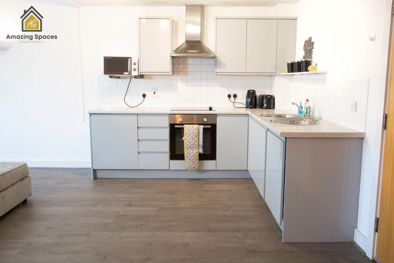 Large Unique 2 Bedroom Duplex Apartment With Private Parking & Free Wifi - Vat Qualifying By Amazing Spaces Relocations Ltd Warrington  Dış mekan fotoğraf
