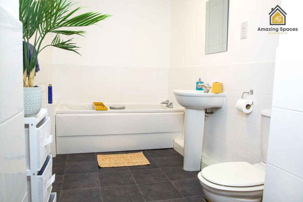 Large Unique 2 Bedroom Duplex Apartment With Private Parking & Free Wifi - Vat Qualifying By Amazing Spaces Relocations Ltd Warrington  Dış mekan fotoğraf