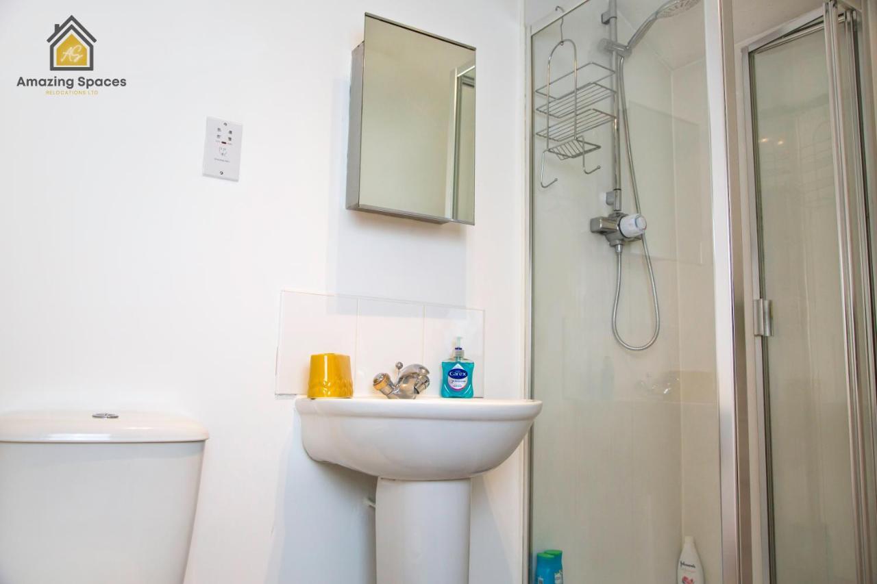 Large Unique 2 Bedroom Duplex Apartment With Private Parking & Free Wifi - Vat Qualifying By Amazing Spaces Relocations Ltd Warrington  Dış mekan fotoğraf