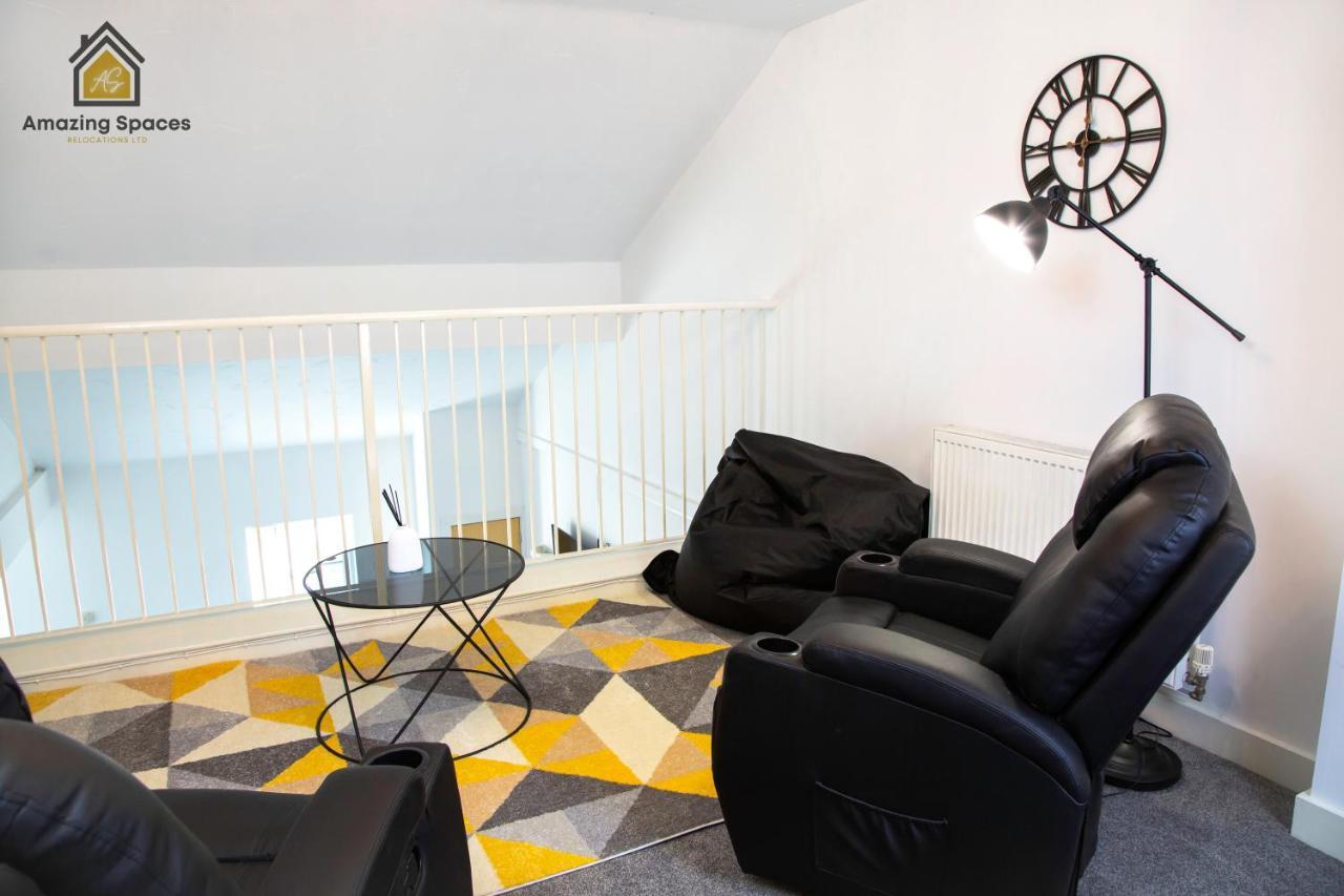 Large Unique 2 Bedroom Duplex Apartment With Private Parking & Free Wifi - Vat Qualifying By Amazing Spaces Relocations Ltd Warrington  Dış mekan fotoğraf